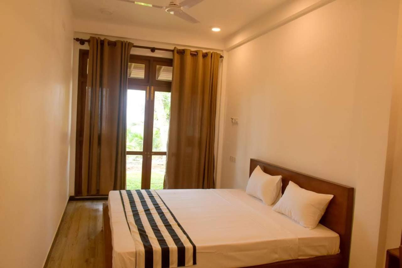 Ocean Breeze Villa Matara Exterior foto